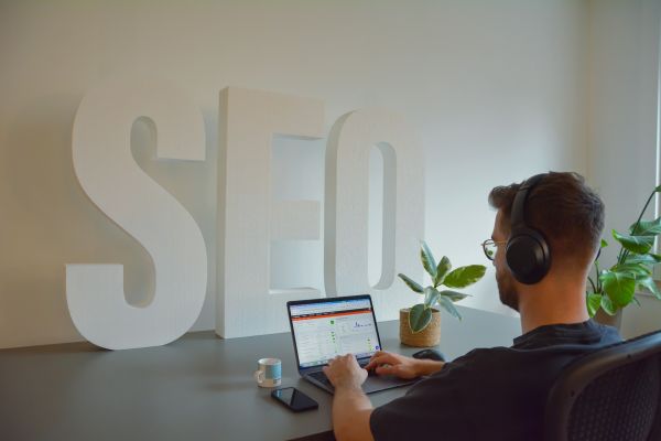 Comment suivre ses positions SEO local pour optimiser votre visibilité