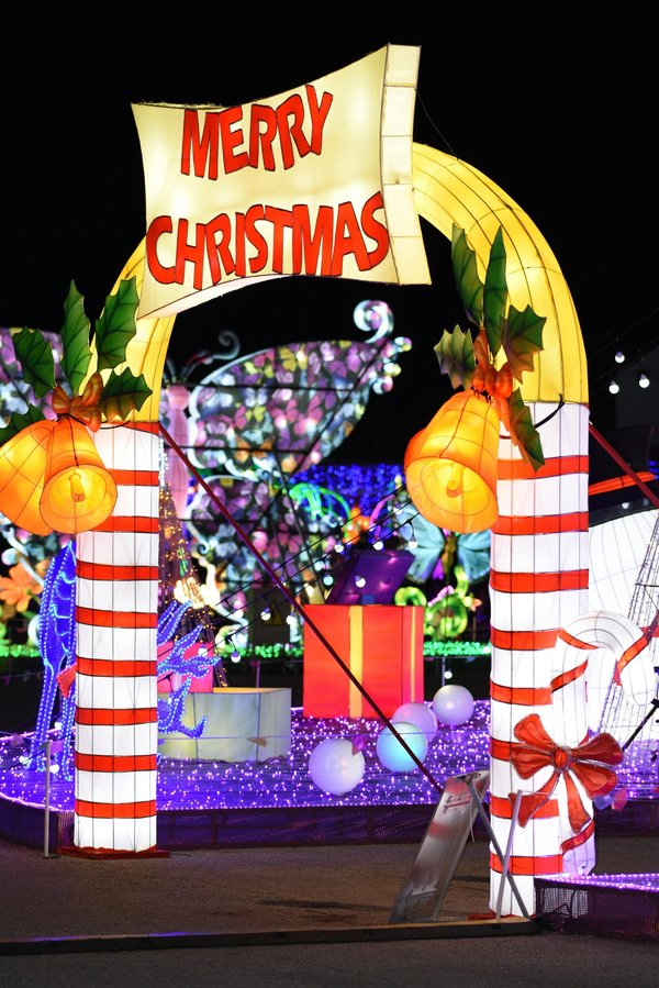 Louez une arche décorative de noël pour éblouir vos convives !